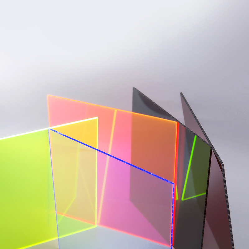 Gjennomsiktig fargerik akrylark