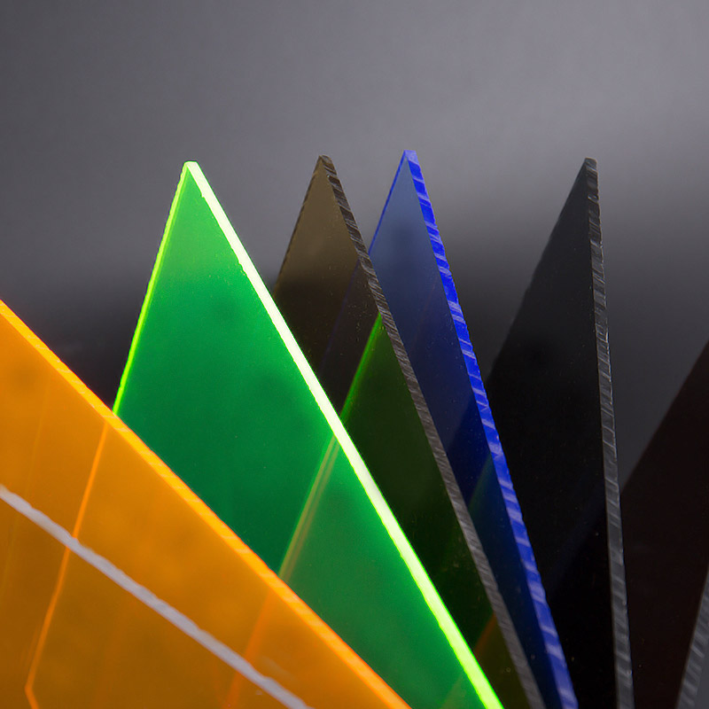 Gjennomsiktig fargerik akrylark